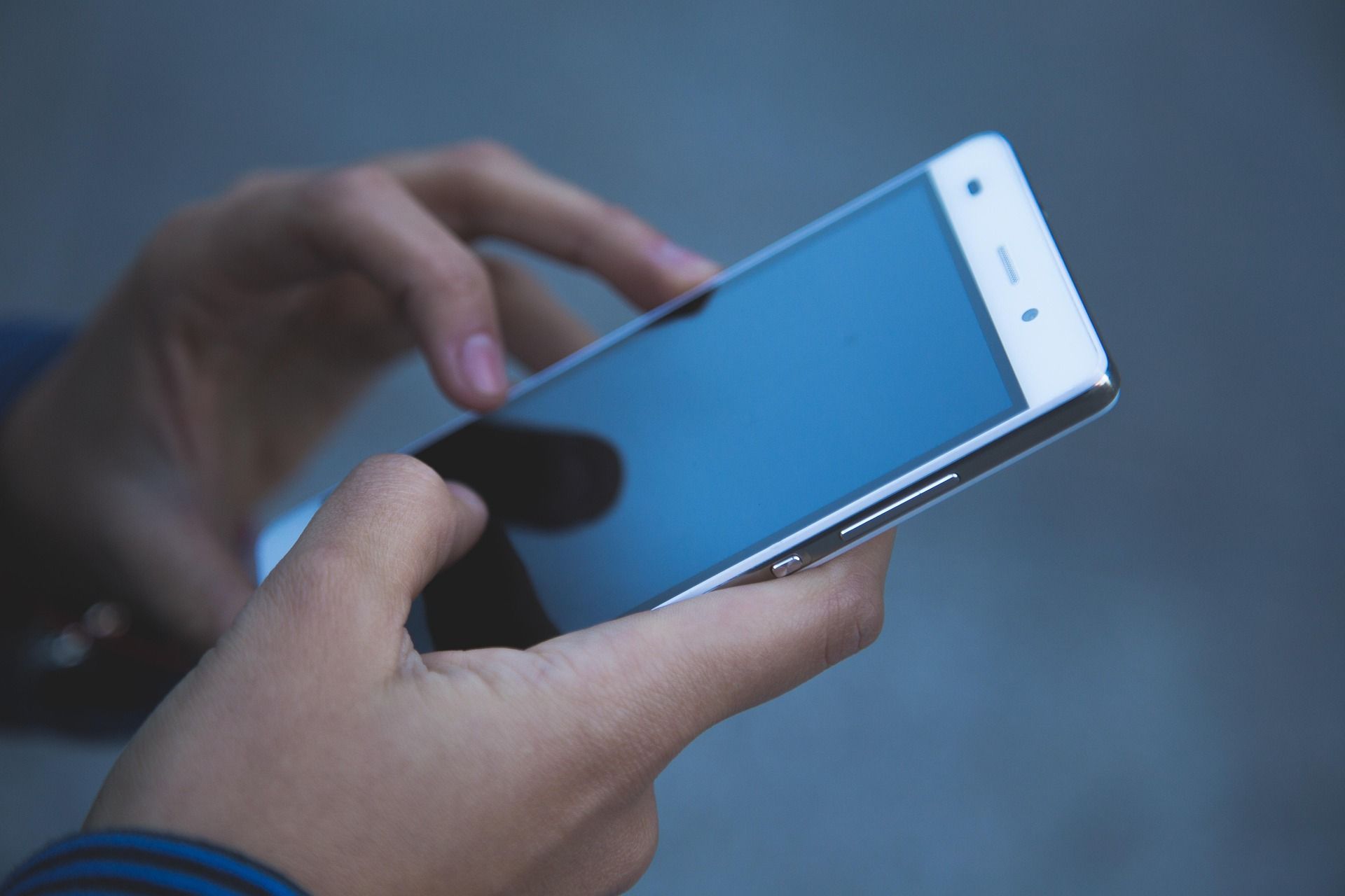 ポイントカードがトレーディングカード化!?スマホでスッキリ管理する方法